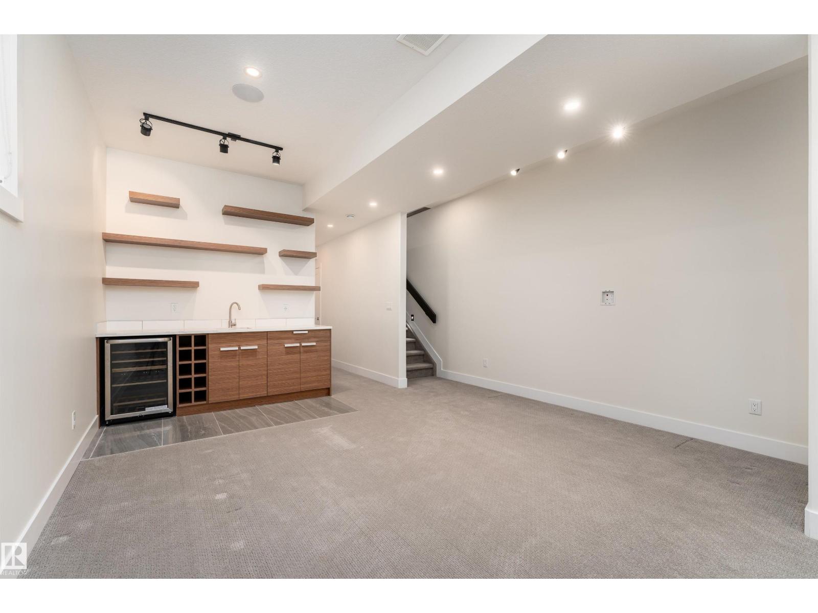 10508 136 ST NW - 48
