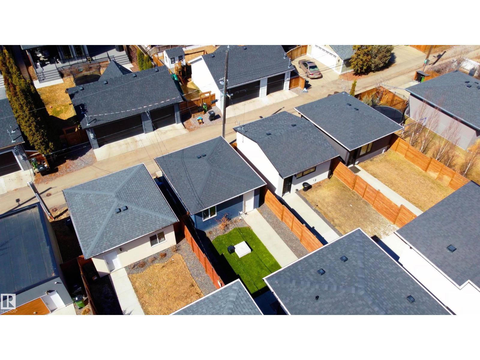 10508 136 ST NW - 63