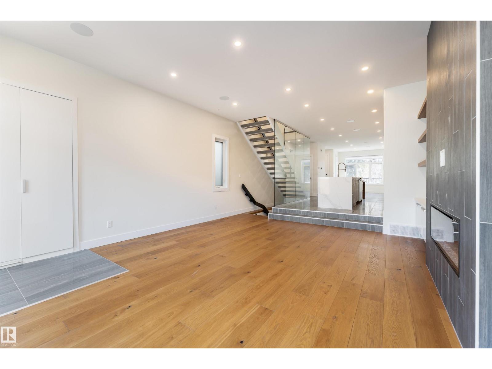 10508 136 ST NW - 7