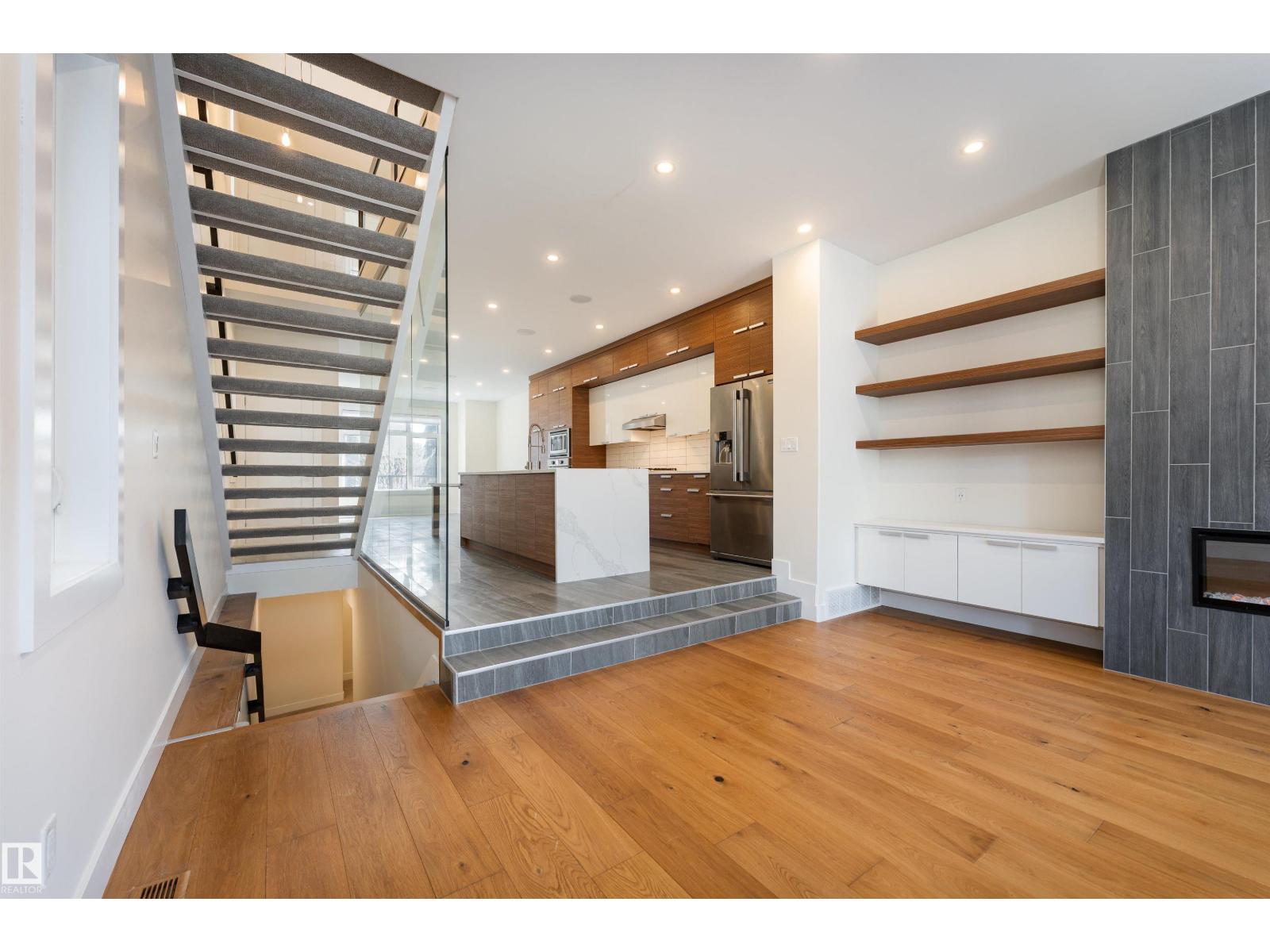 10508 136 ST NW - 8