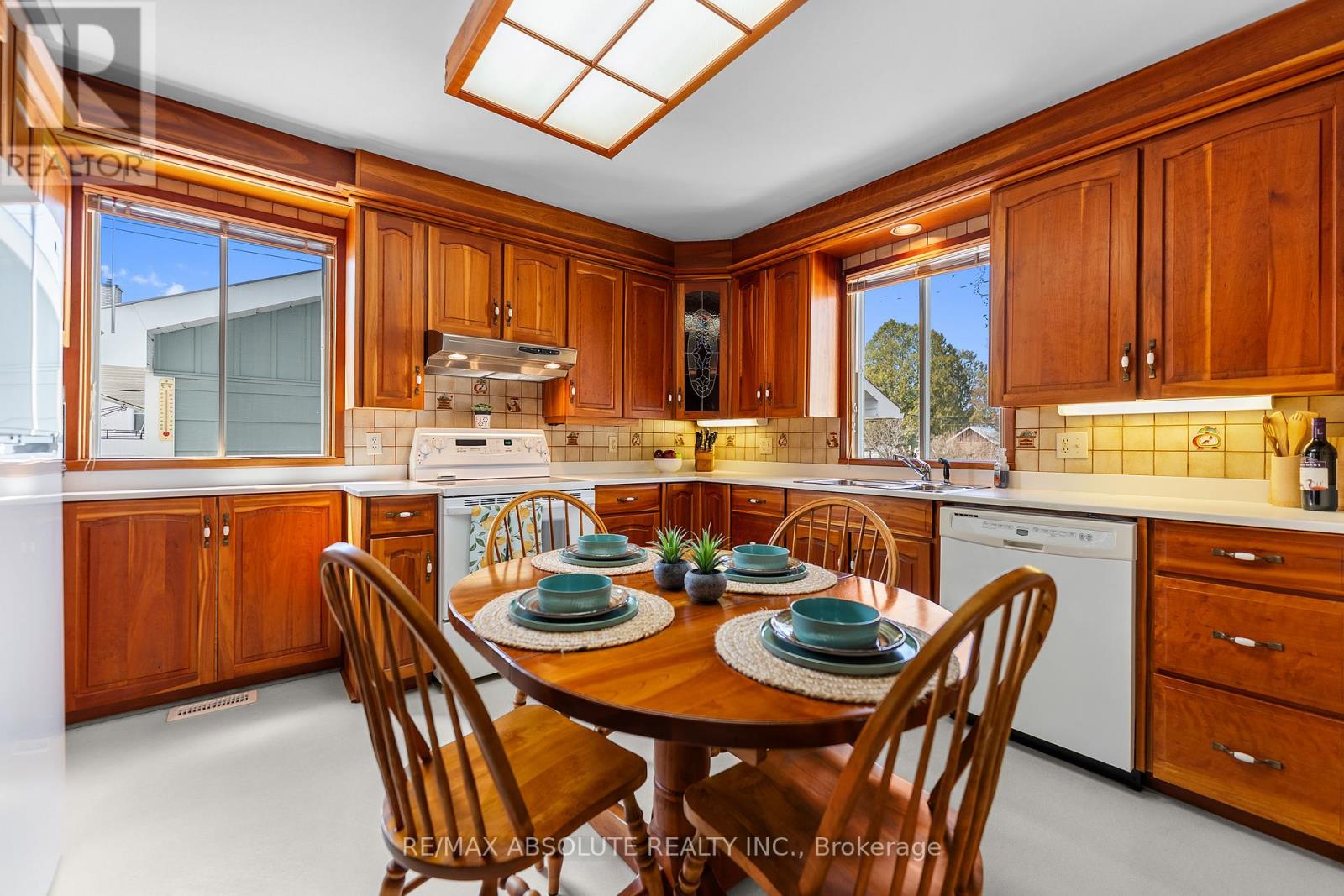 85 LAIRD STREET — photo 10