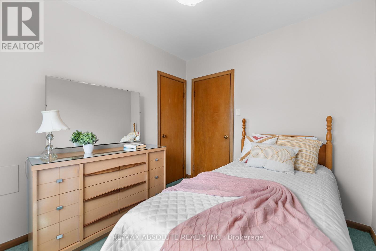 85 LAIRD STREET — photo 16