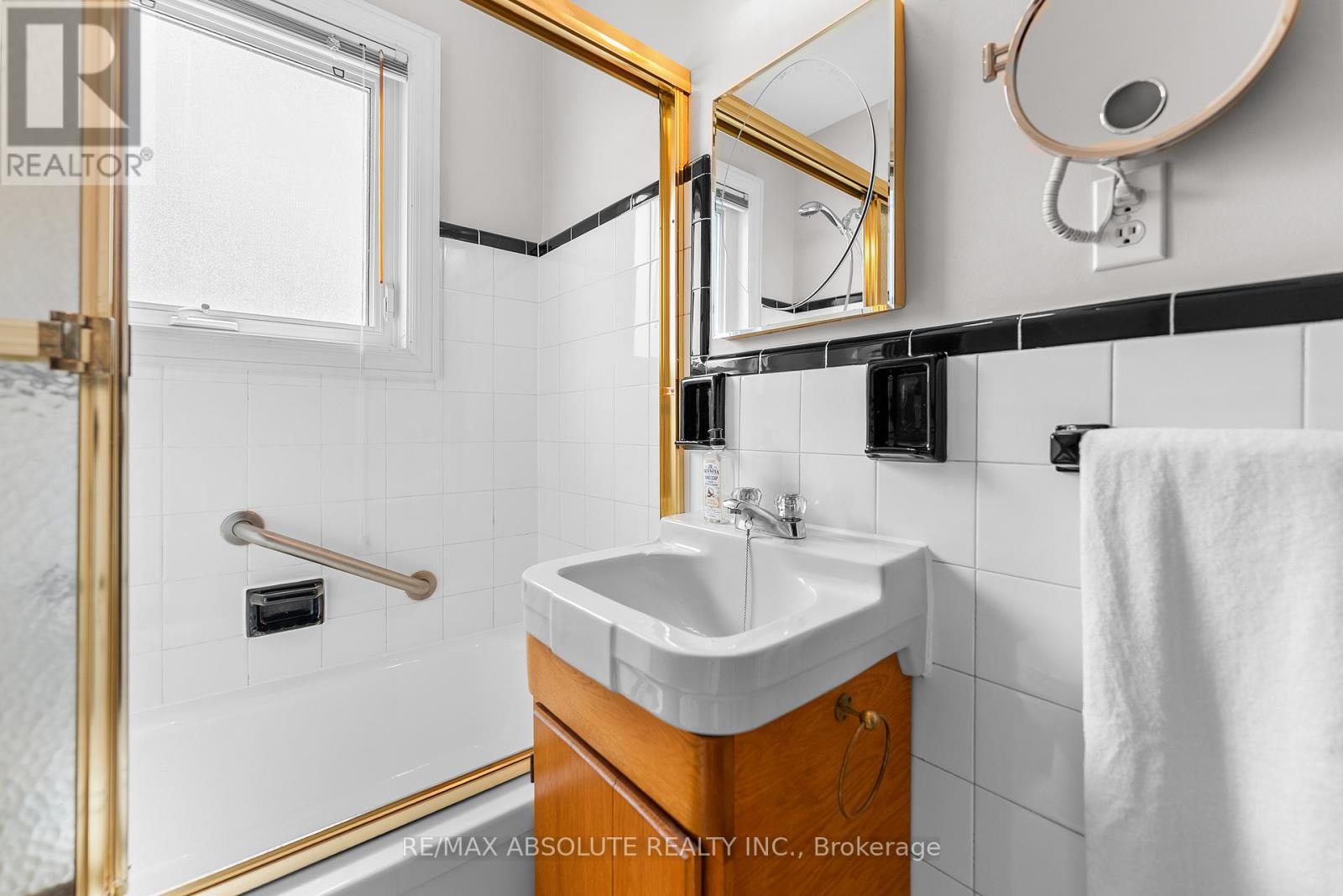 85 LAIRD STREET — photo 21