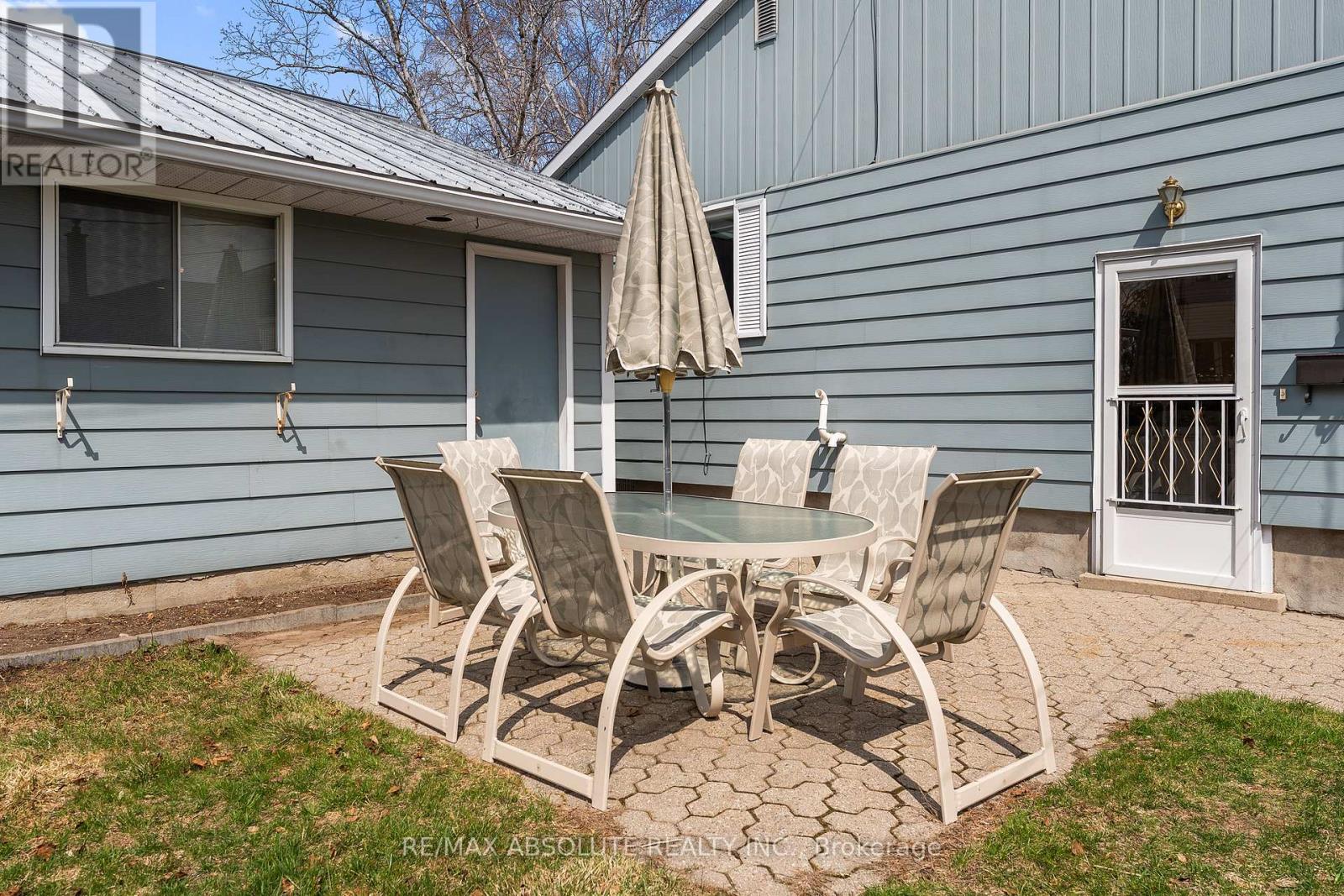 85 LAIRD STREET — photo 30