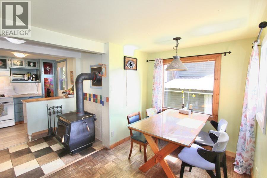911 3RD AVENUE - 17