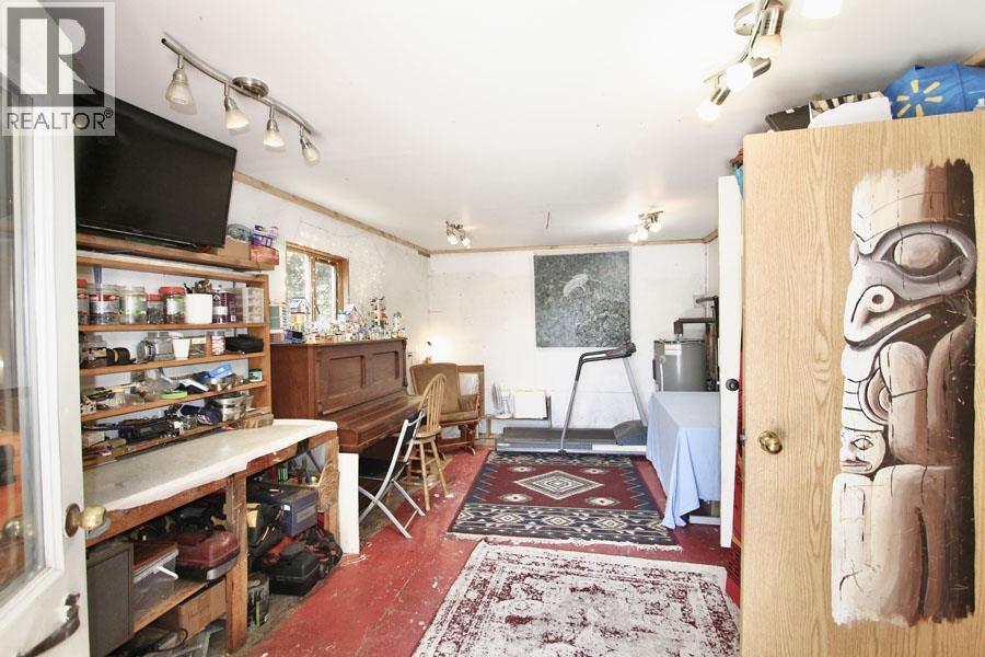911 3RD AVENUE - 19