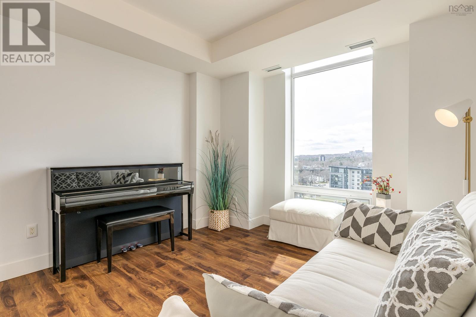 Property 21 of 36 of 1004 3471 Dutch Village Road