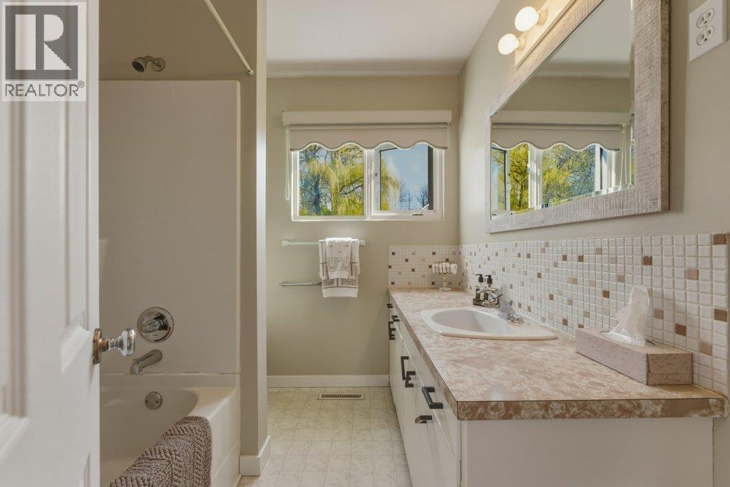 8203 Kalavista Drive, Vernon