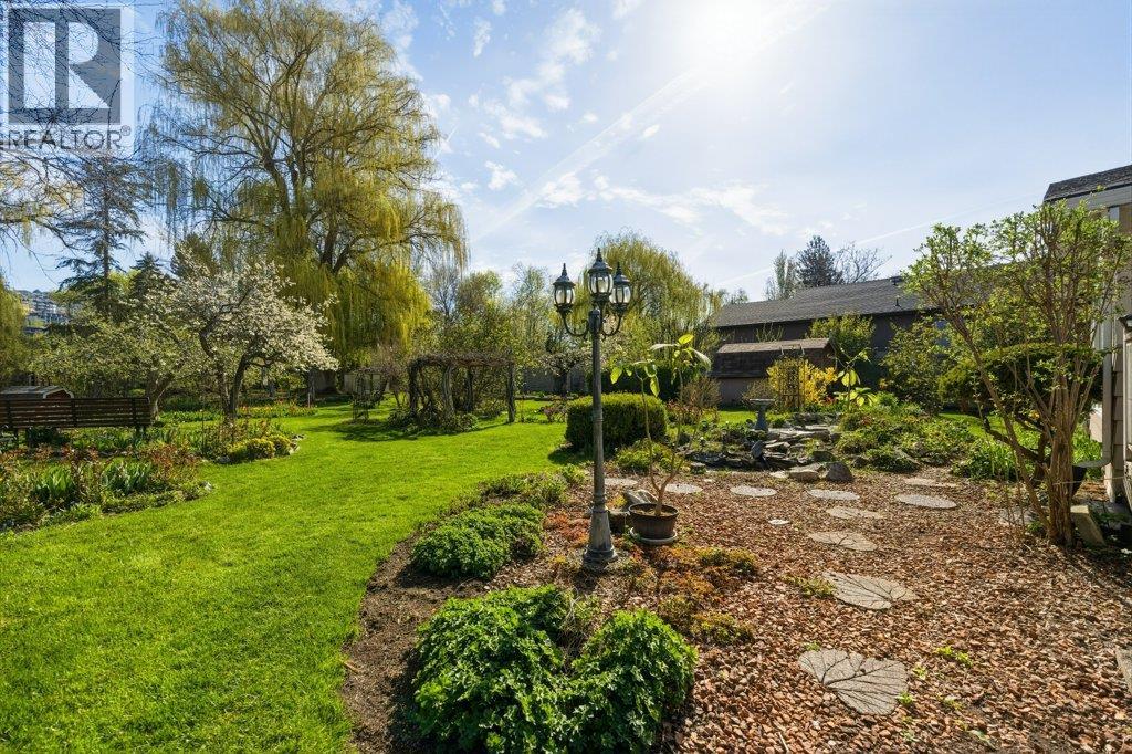 8203 Kalavista Drive, Vernon