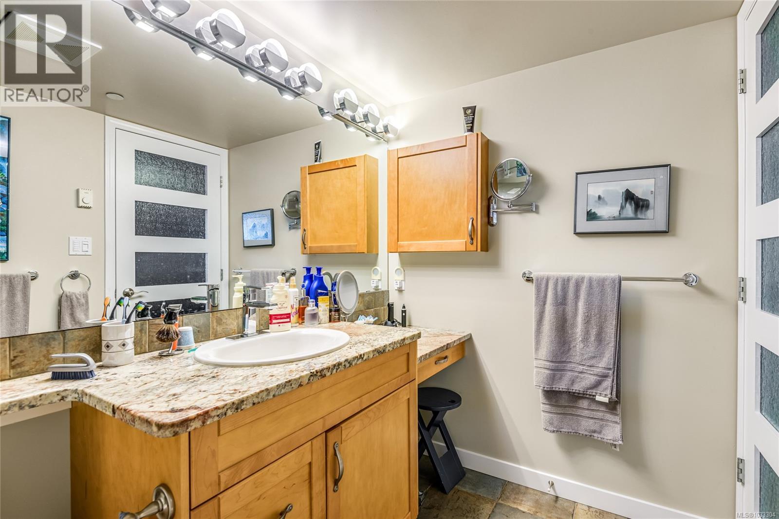 #318 350 Island Hwy S - 21