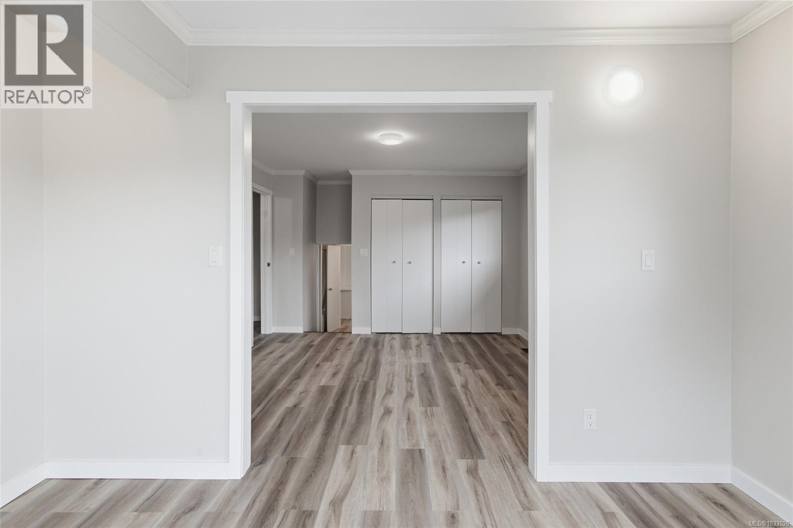 4962 Elizabeth St - 11