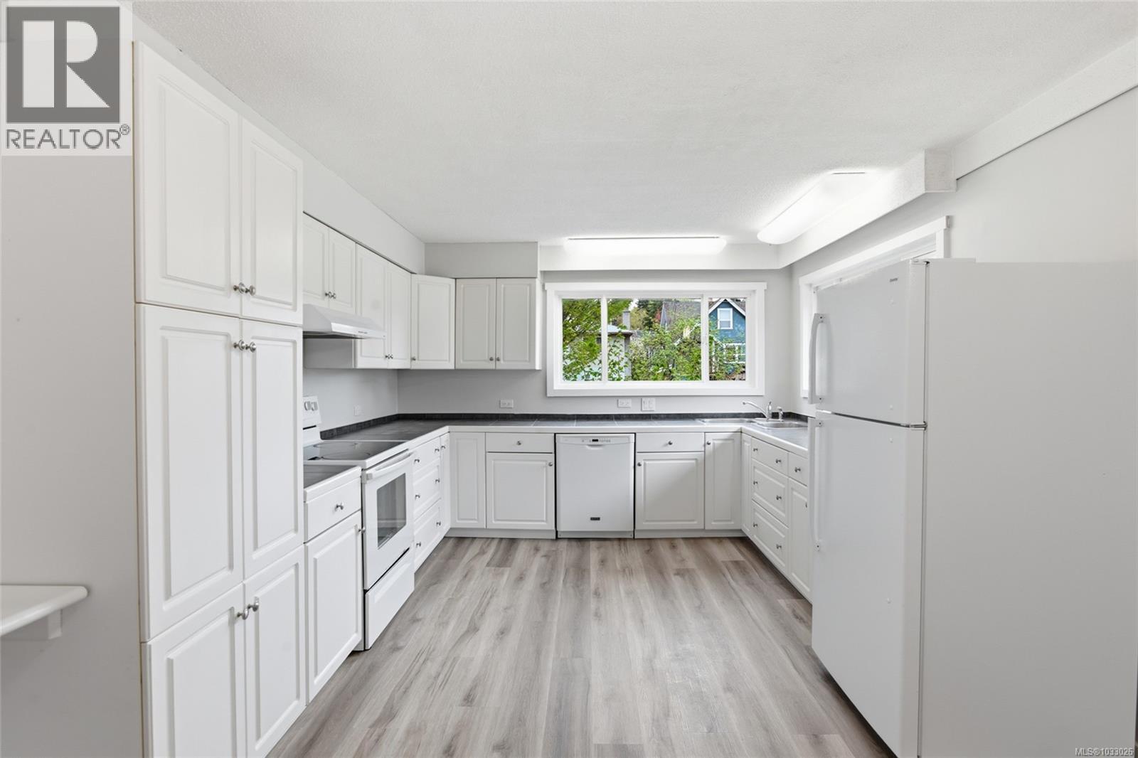 4962 Elizabeth St - 5