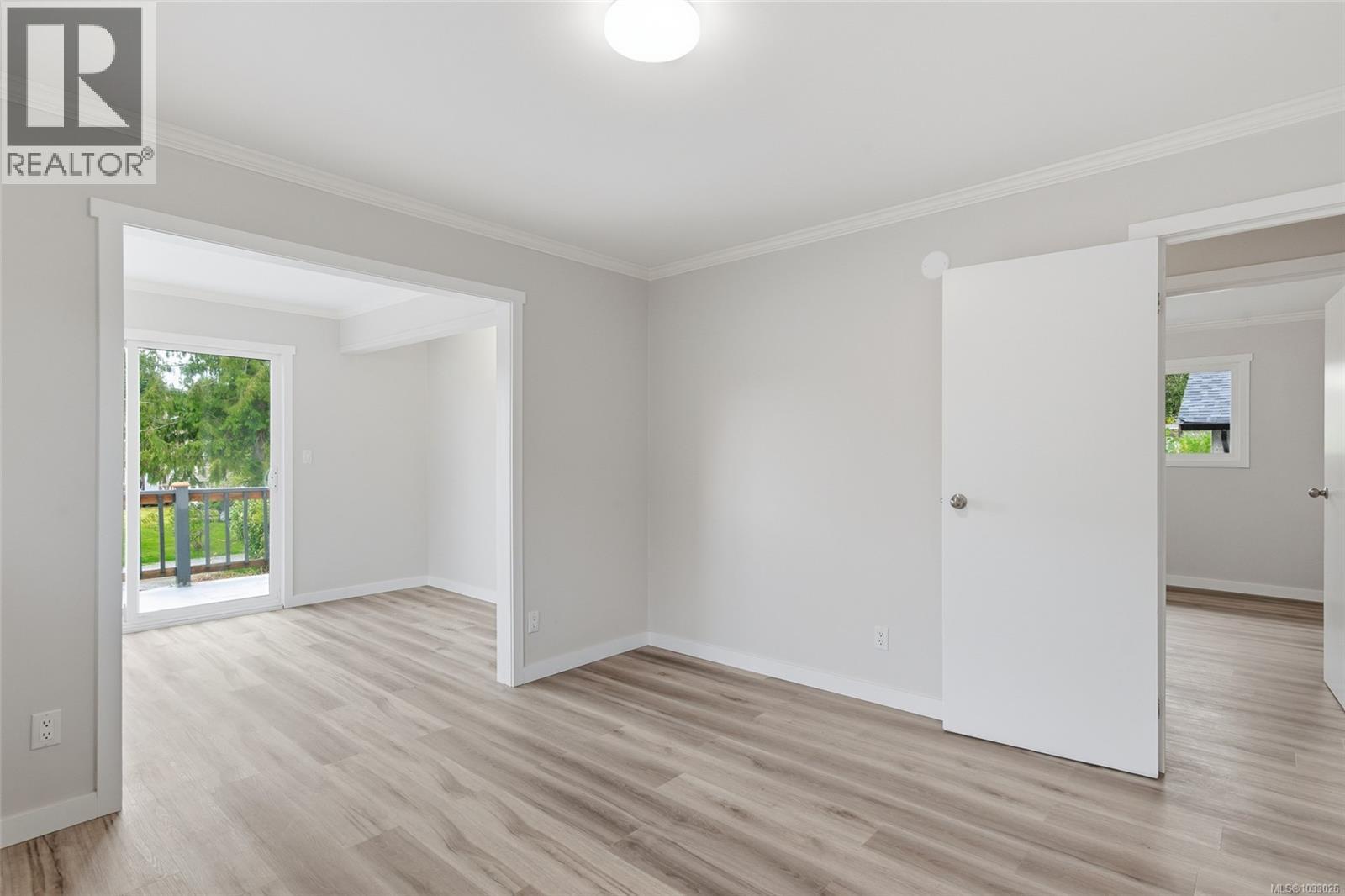 4962 Elizabeth St - 8