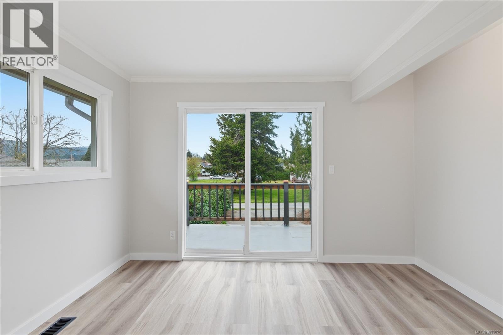 4962 Elizabeth St - 9