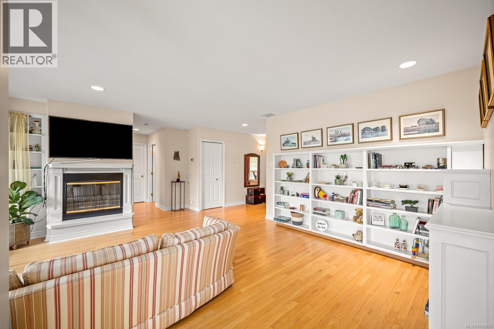 2996 Royal Vista Way - 10