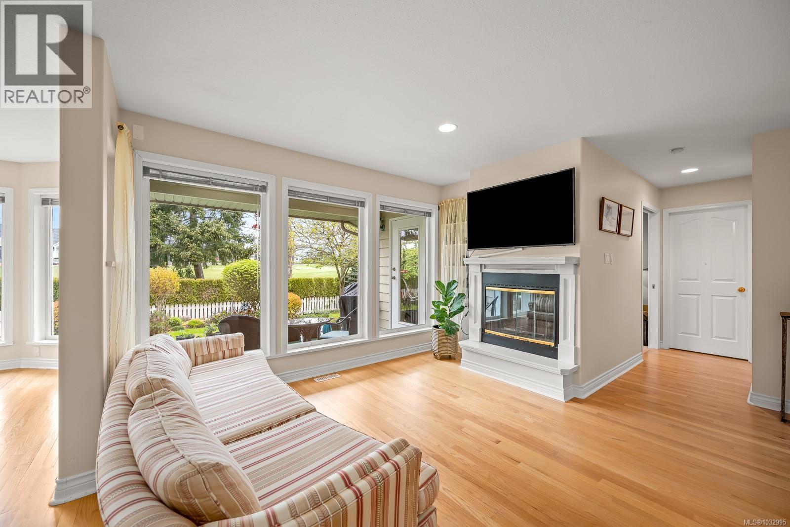 2996 Royal Vista Way - Image 3