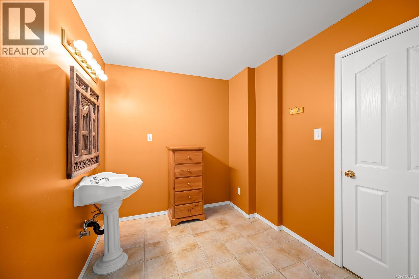 2996 Royal Vista Way - 32