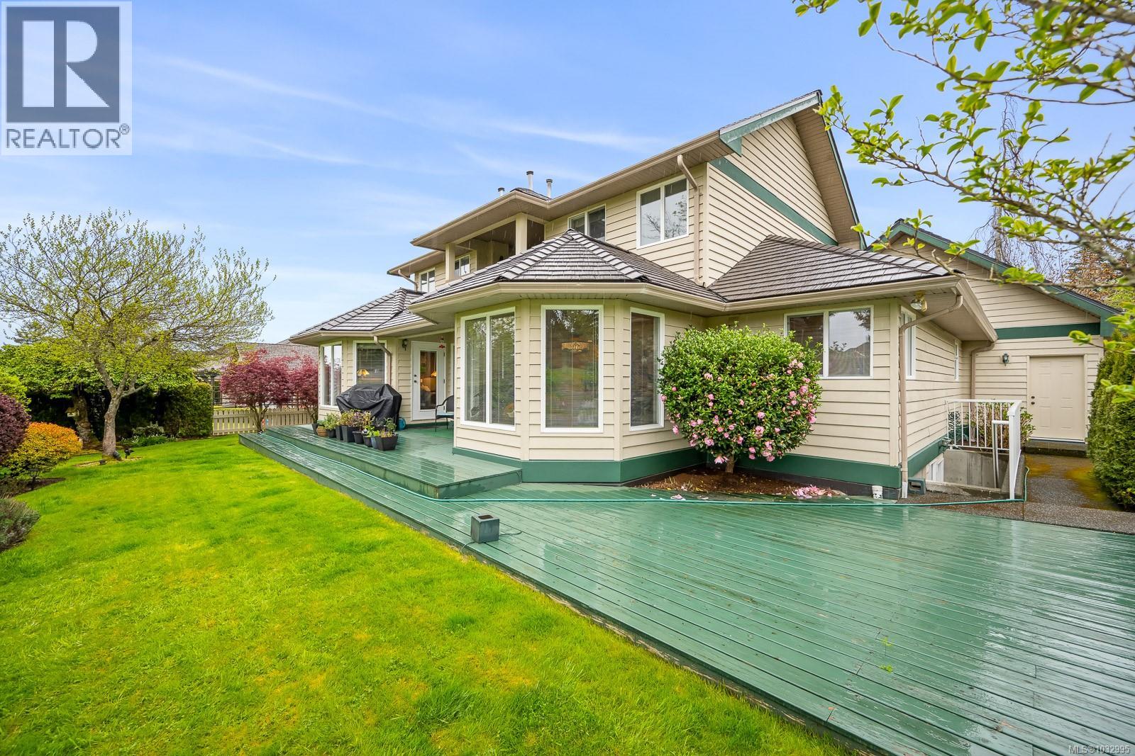 2996 Royal Vista Way - 36