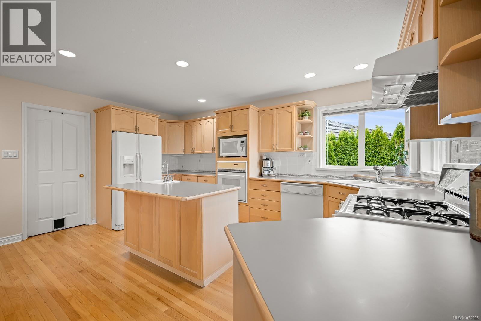 2996 Royal Vista Way - 39