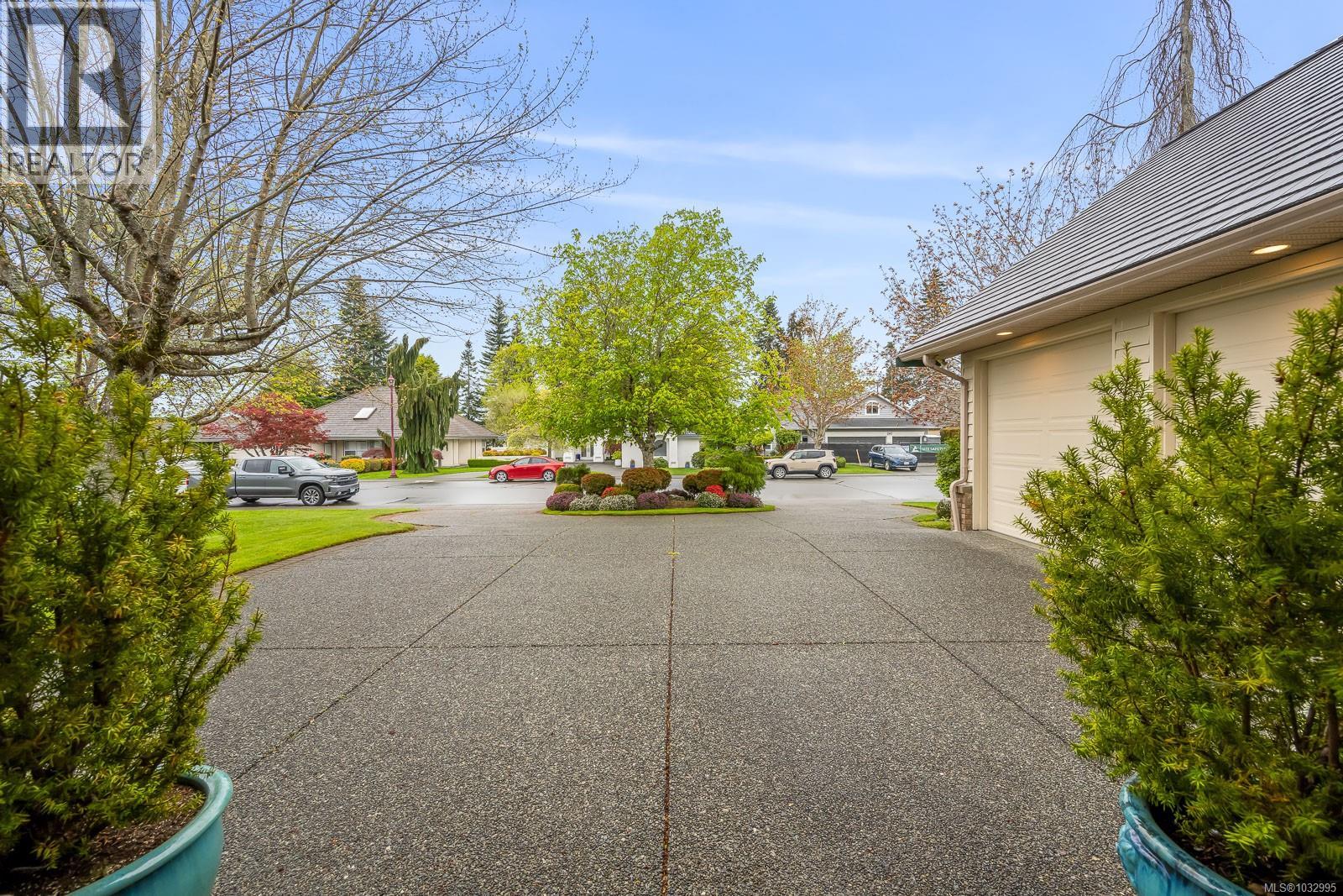 2996 Royal Vista Way - 45