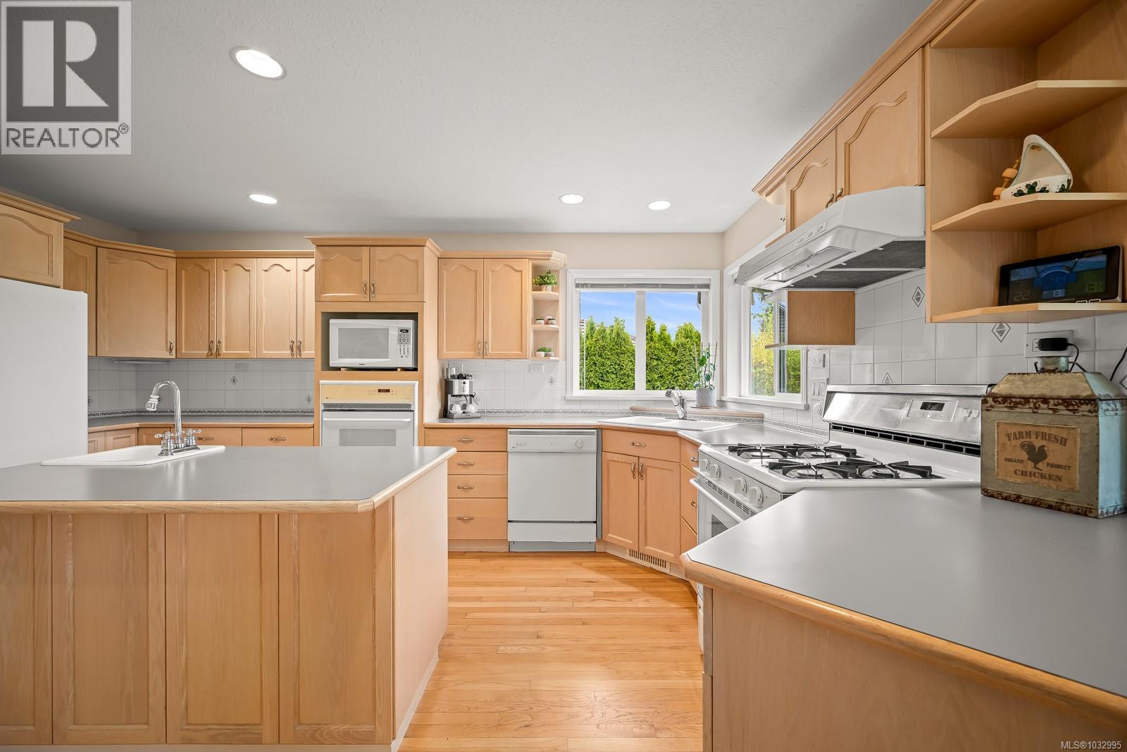 2996 Royal Vista Way - 5