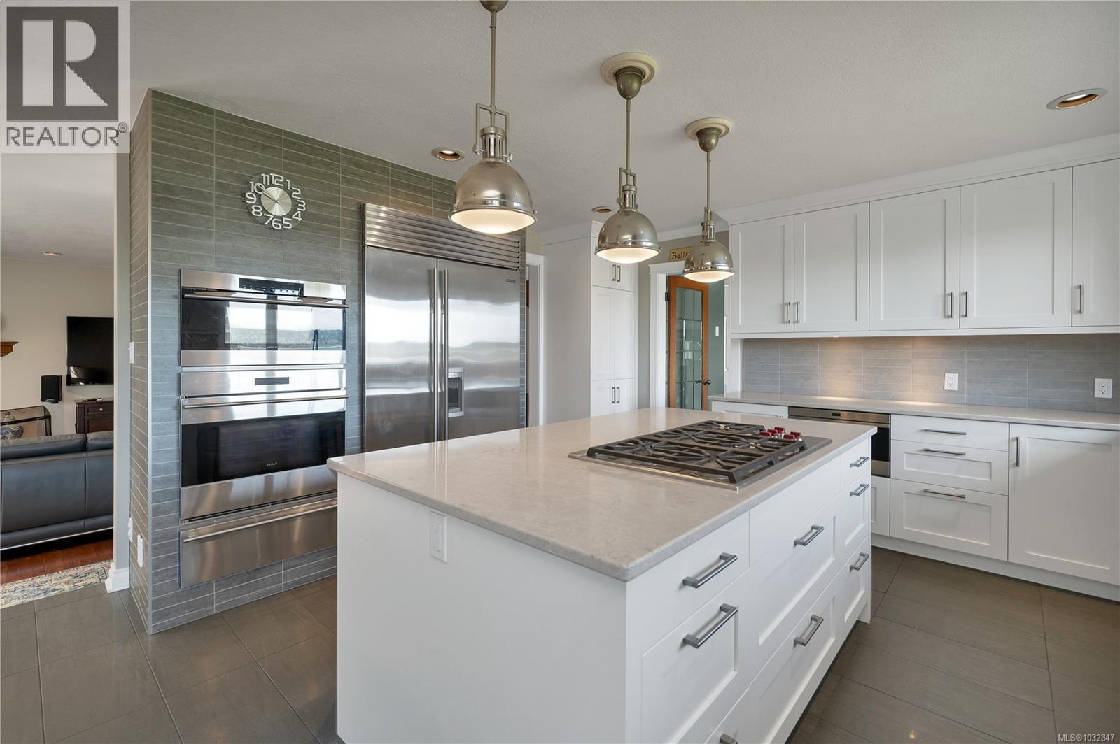 540 Ash St - 13