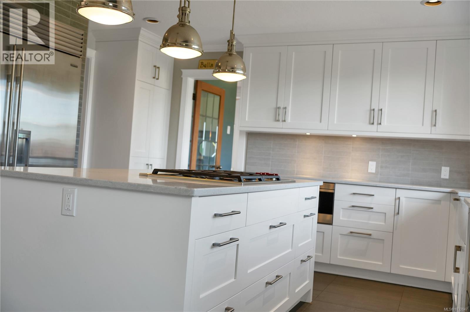 540 Ash St - 14