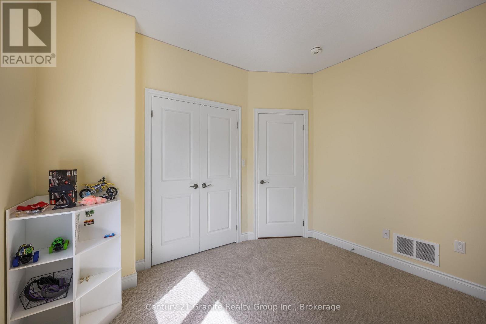 49 WEBB CIRCLE — photo 24