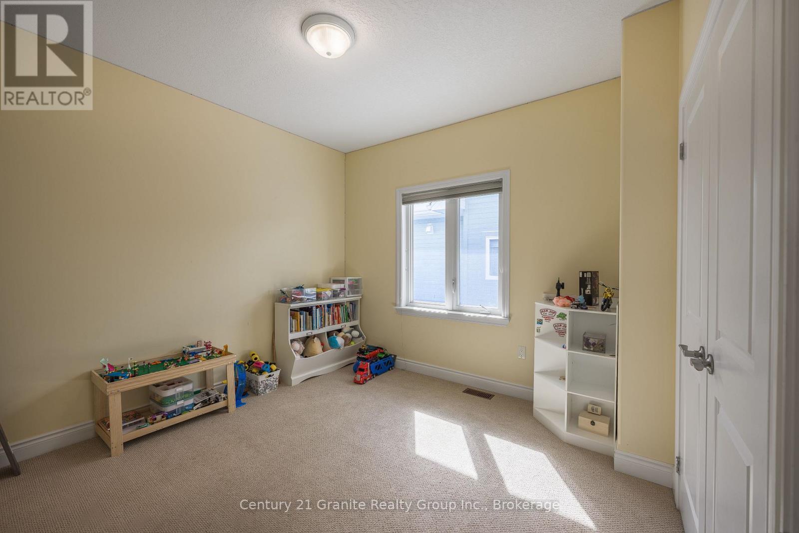 49 WEBB CIRCLE — photo 23