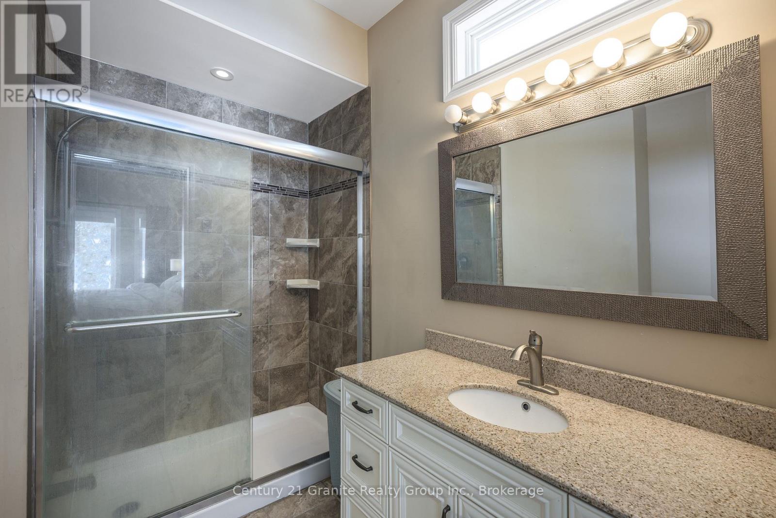 49 WEBB CIRCLE — photo 22