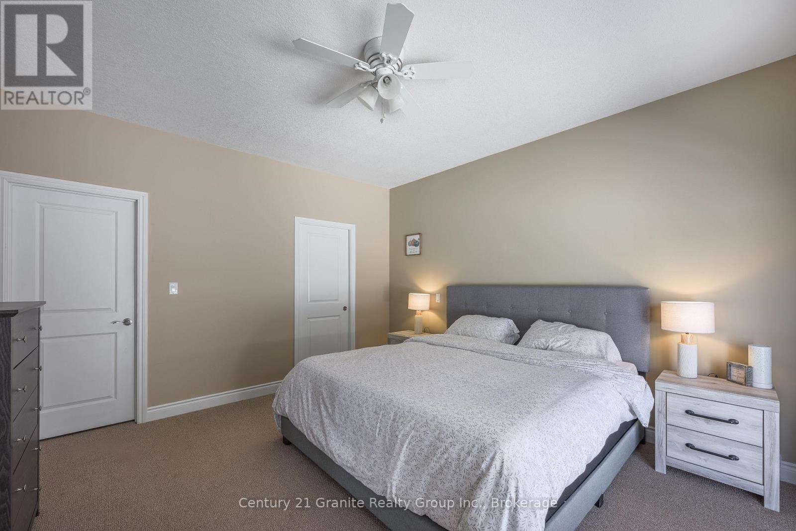 49 WEBB CIRCLE — photo 19