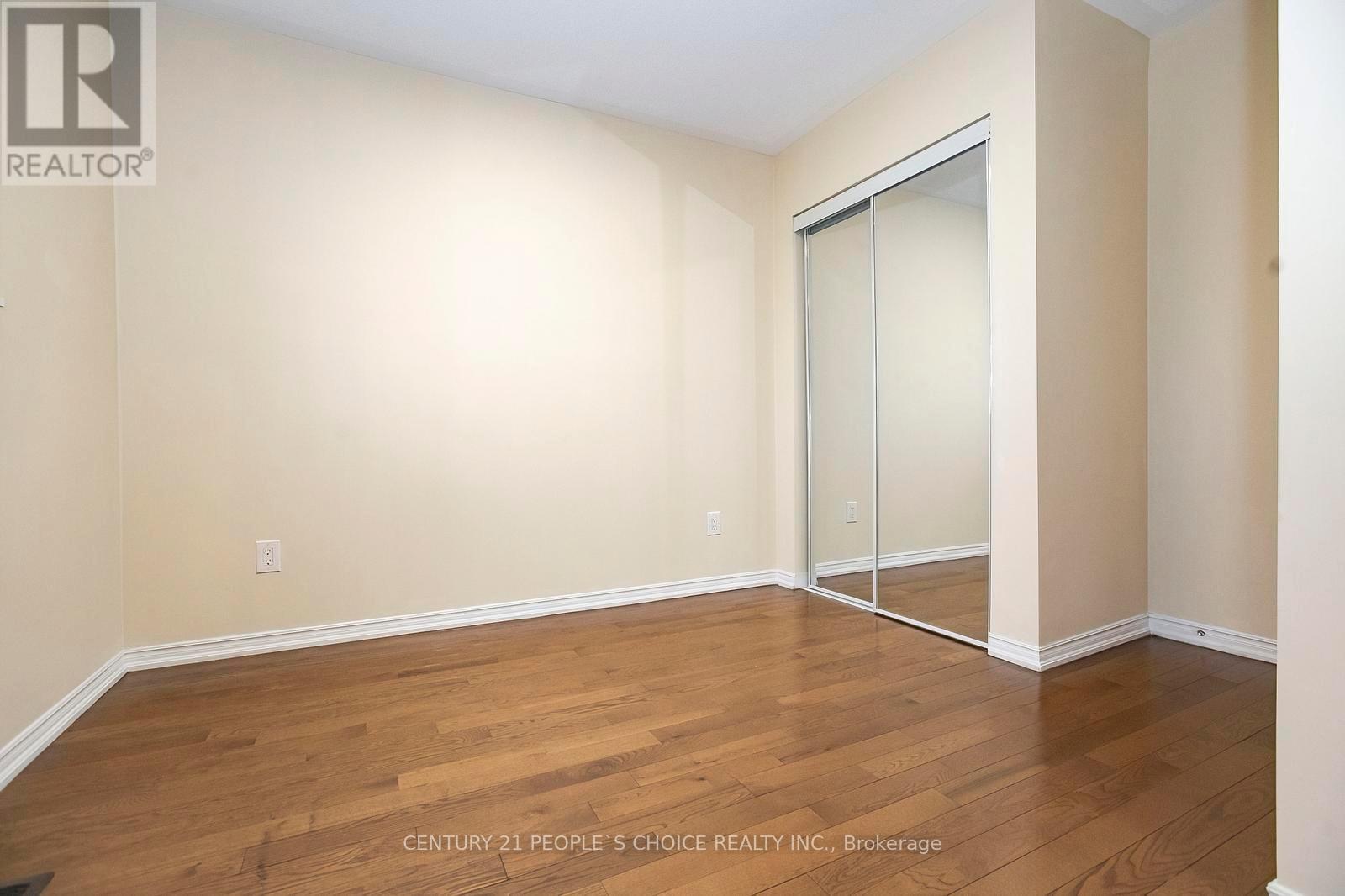 #117 23 DARRAS COURT - 25