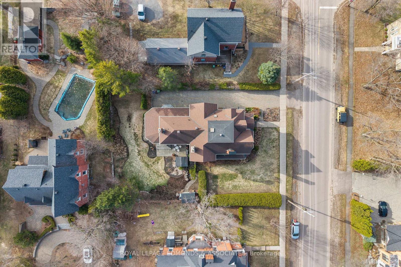 307 MAPLE AVENUE — photo 45