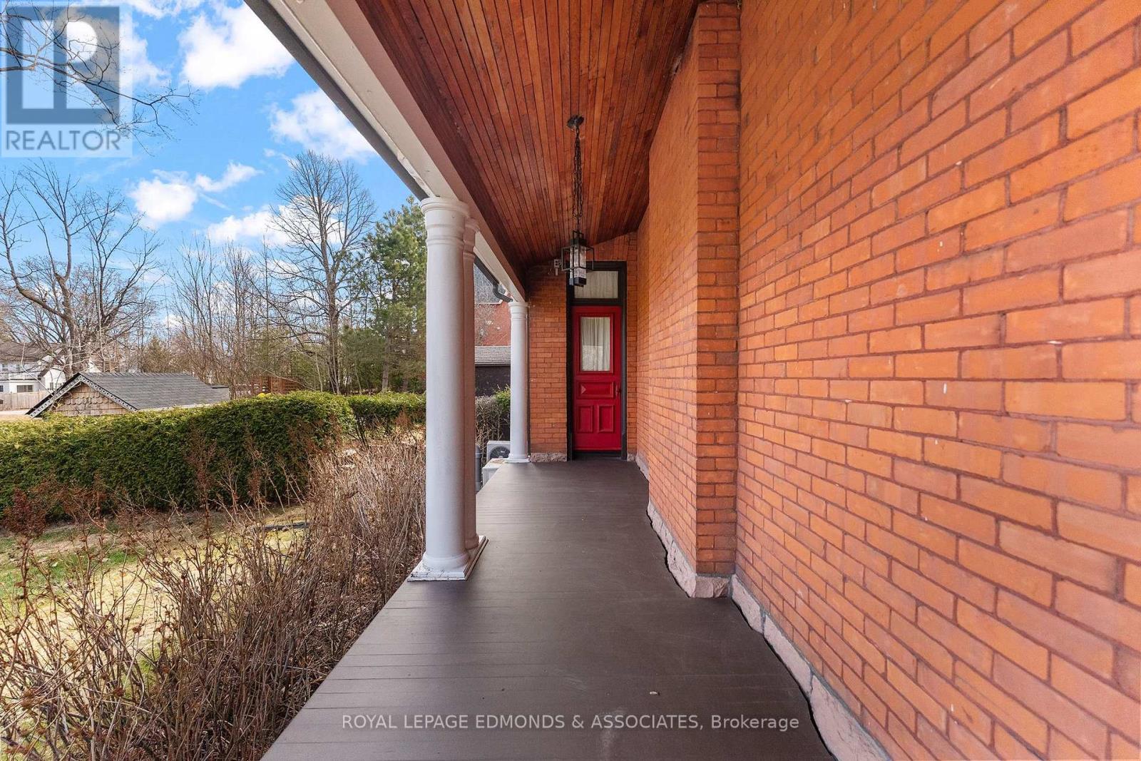 307 MAPLE AVENUE — photo 40