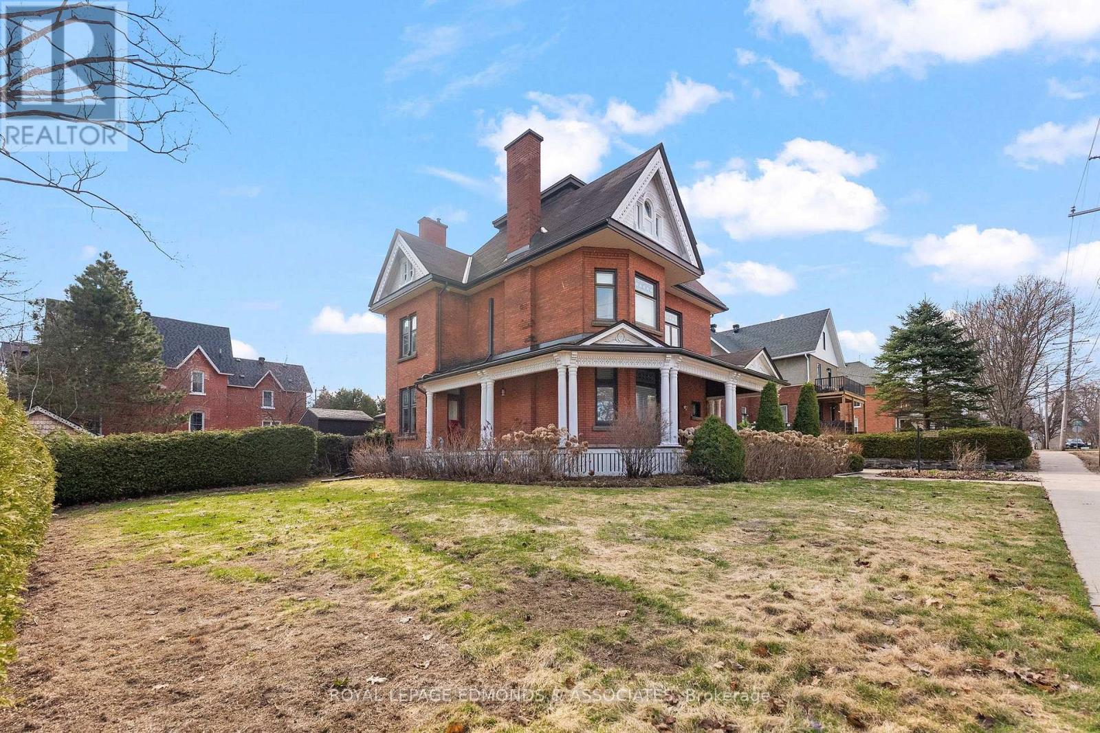 307 MAPLE AVENUE — photo 41