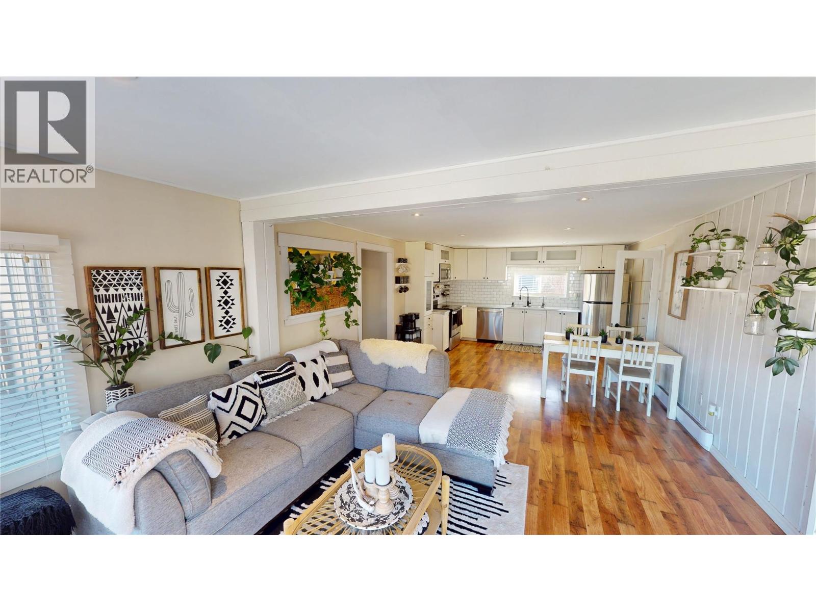 5728 Vermillion Street - 8