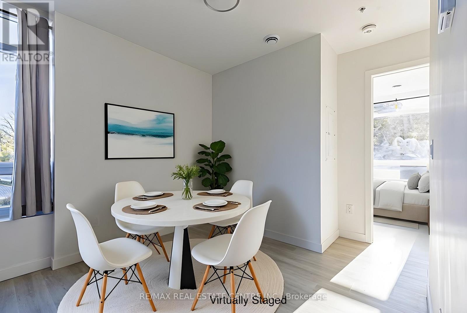 #208 455 CHARLTON AVENUE E - 14