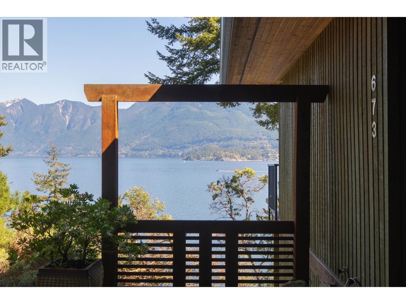 673 CLIFF ROAD, Bowen Island