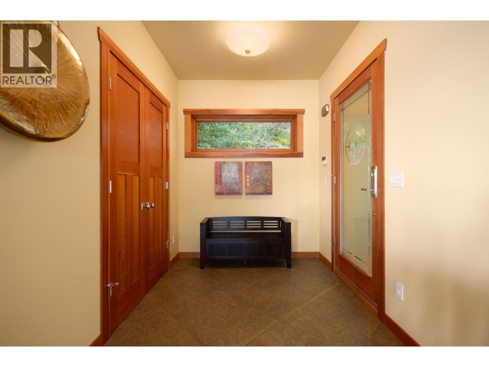 673 CLIFF ROAD, Bowen Island