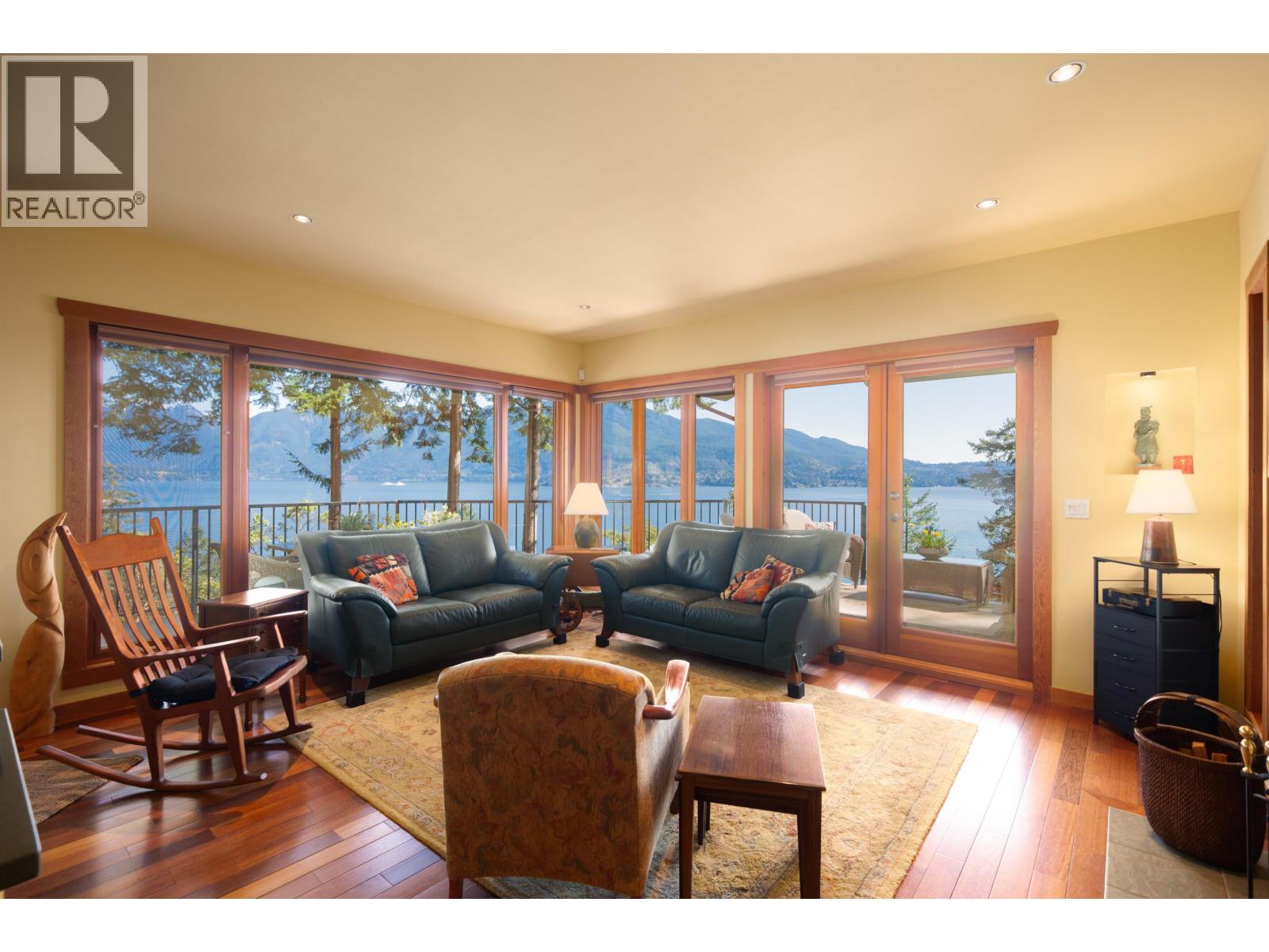 673 CLIFF ROAD, Bowen Island