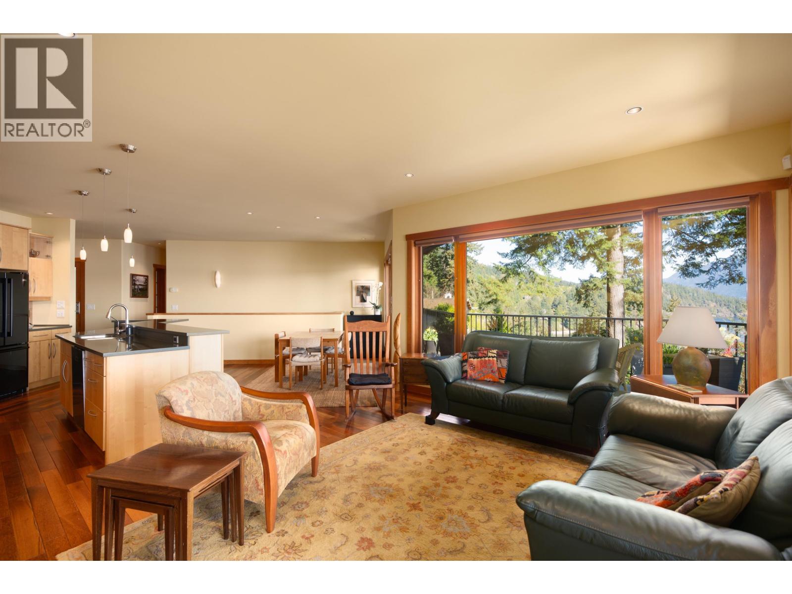 673 CLIFF ROAD, Bowen Island
