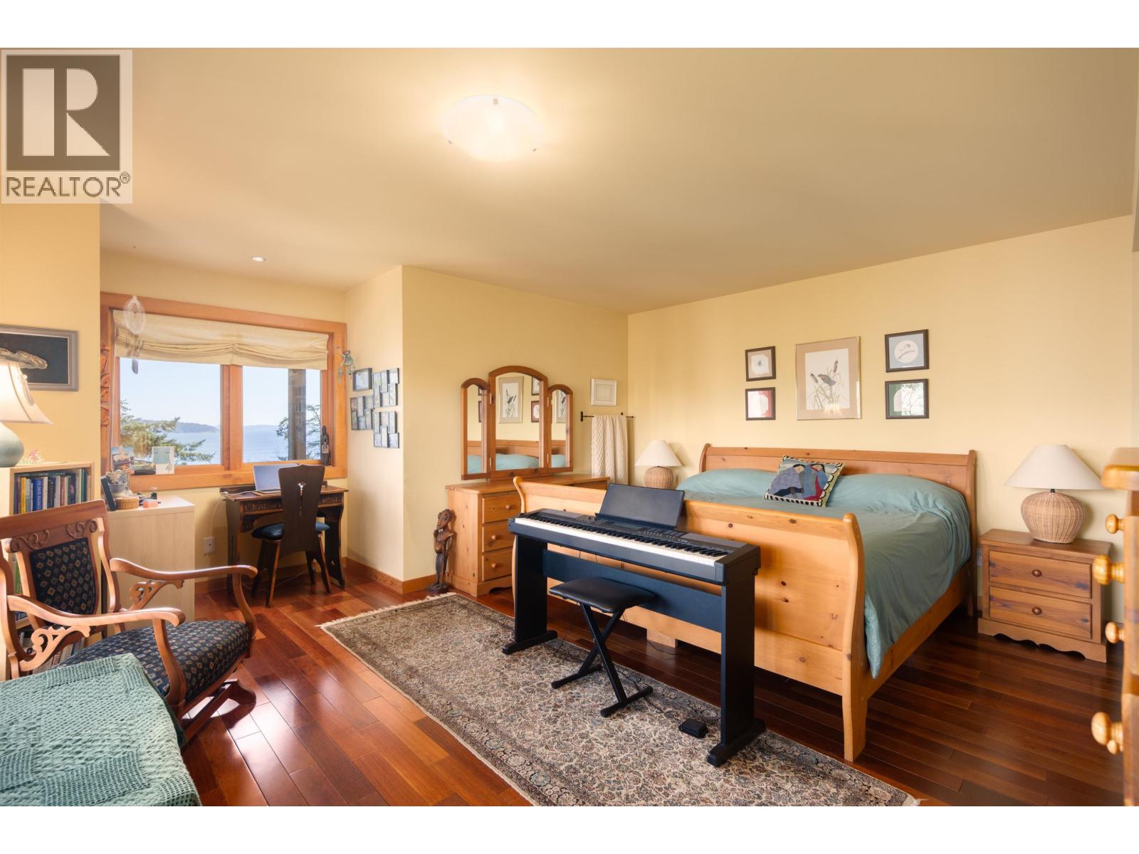 673 CLIFF ROAD, Bowen Island