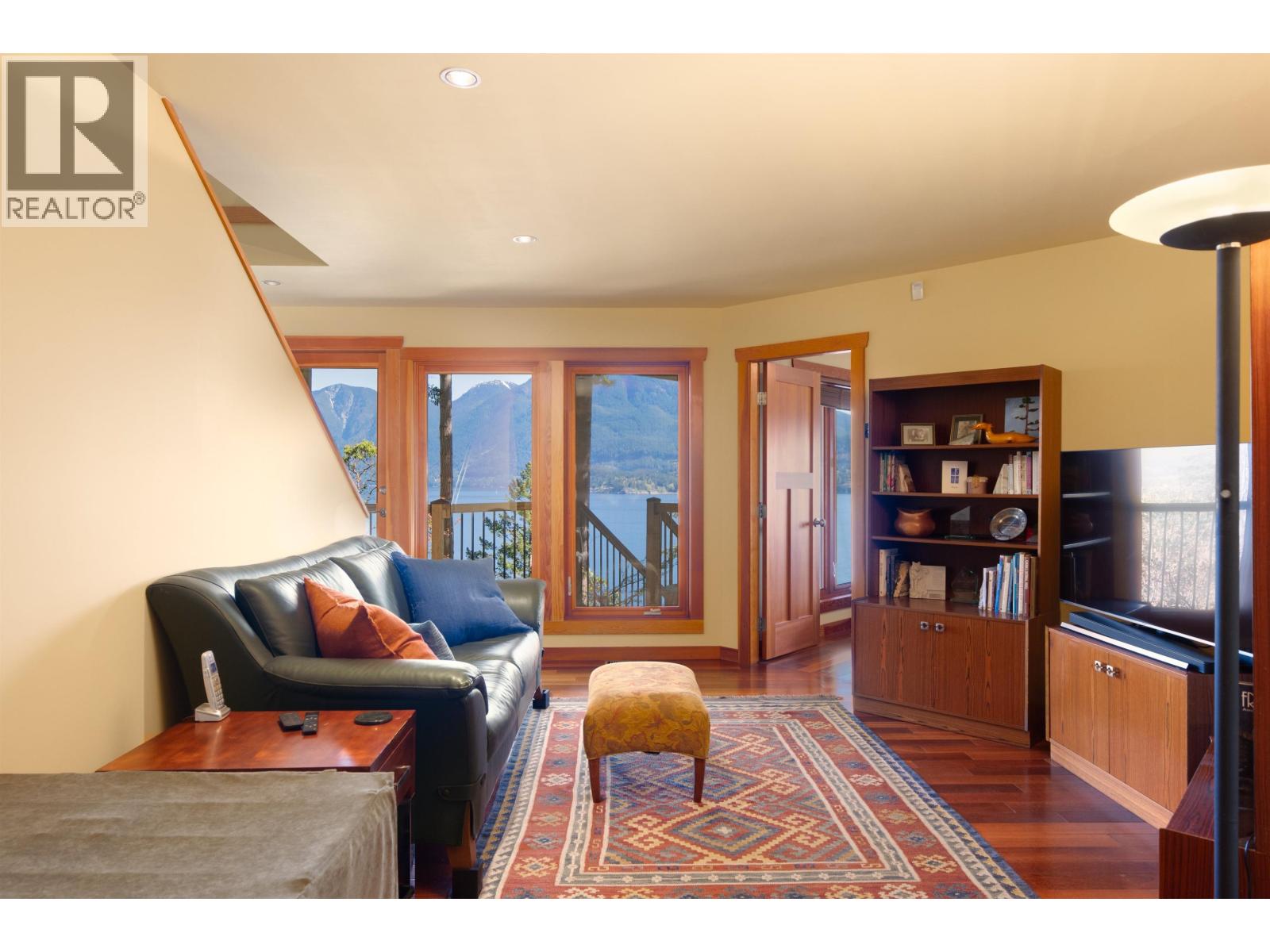 673 CLIFF ROAD, Bowen Island
