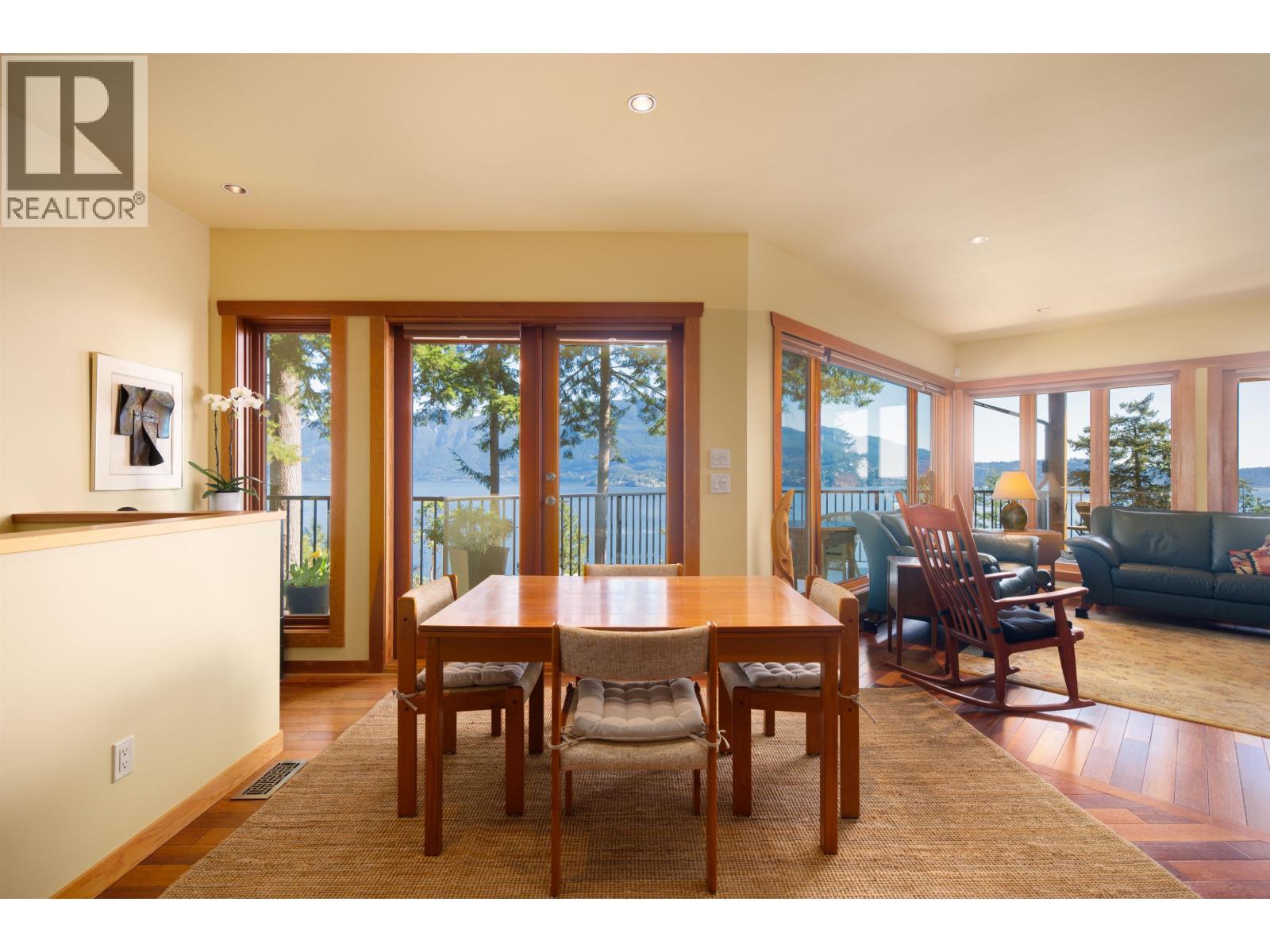 673 CLIFF ROAD, Bowen Island