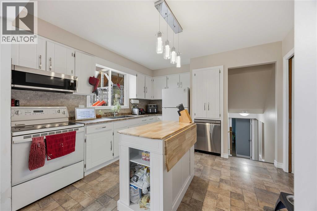 702 FROST COURT, Sarnia, Ontario, N7S4H3 — Photo 6