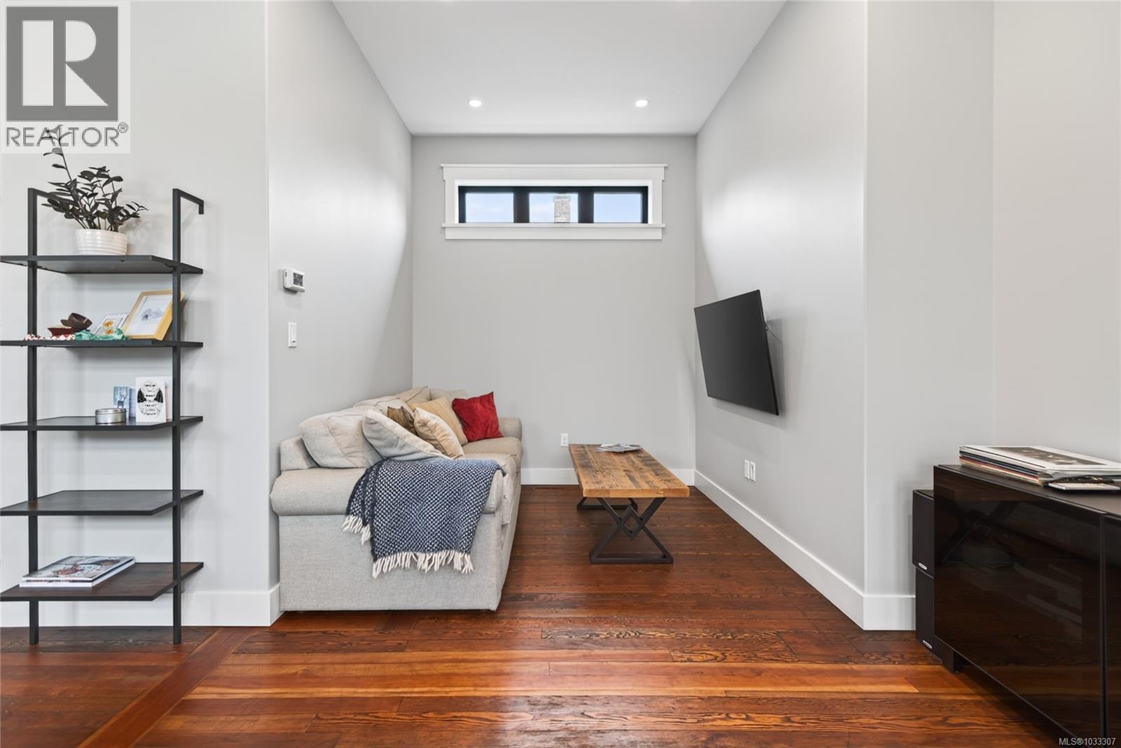 2738 Derwent Ave - 14