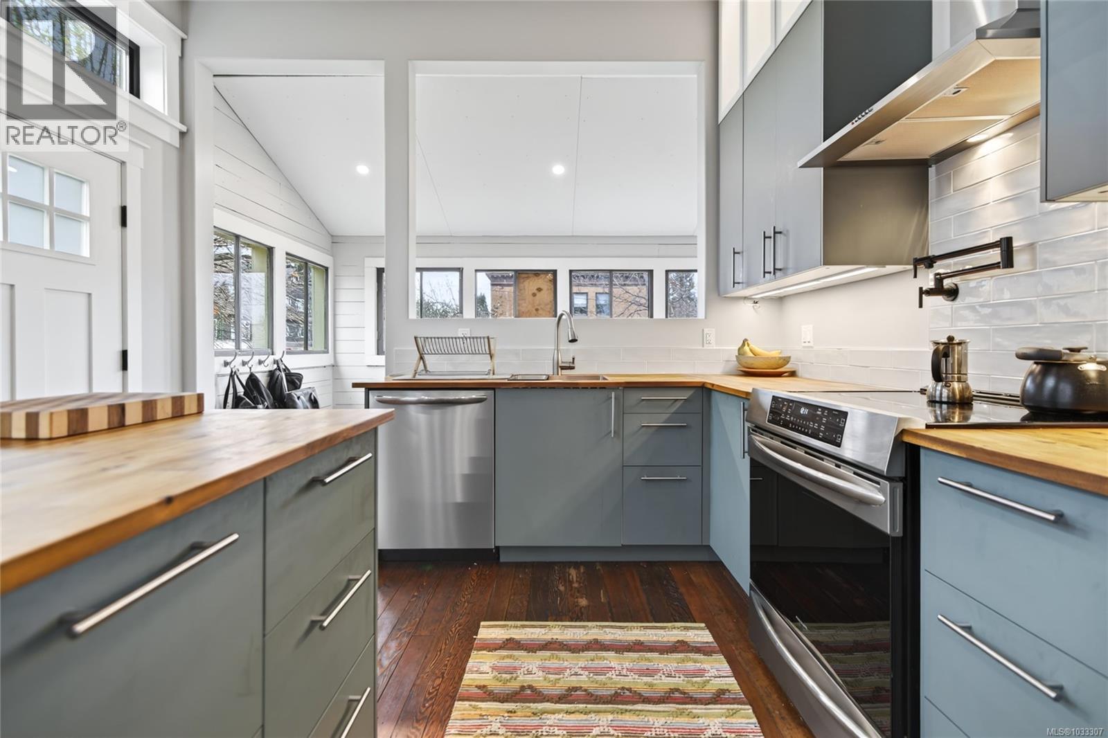 2738 Derwent Ave - 26