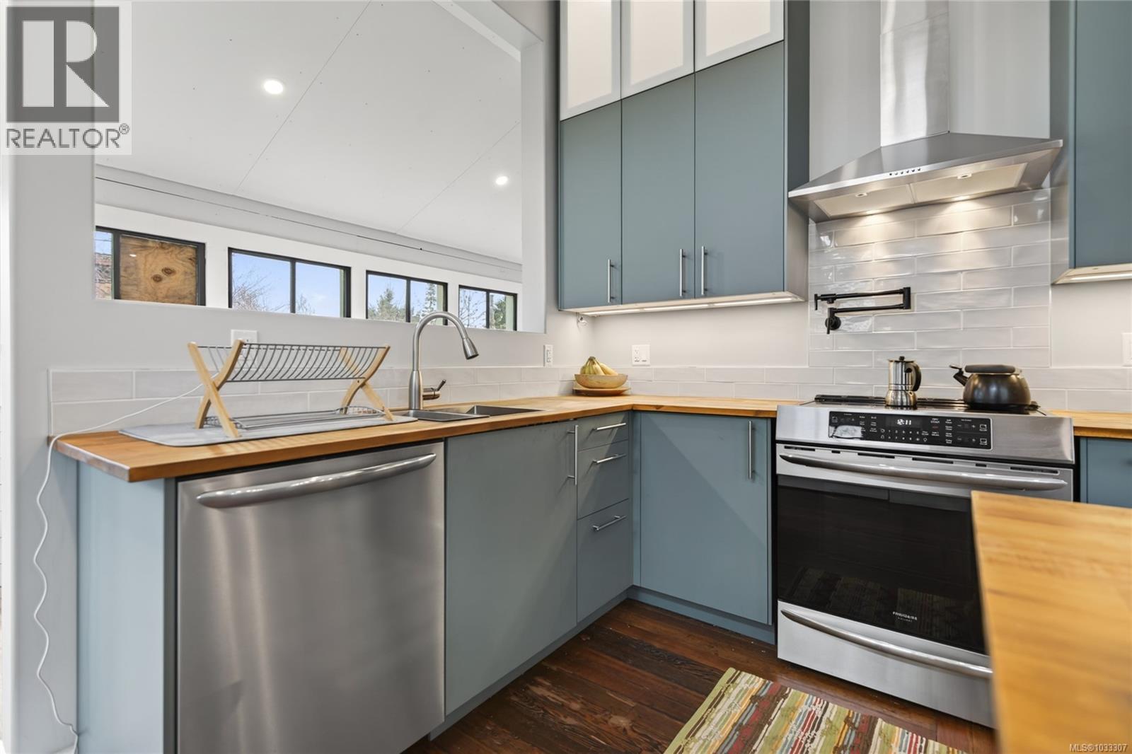 2738 Derwent Ave - 28