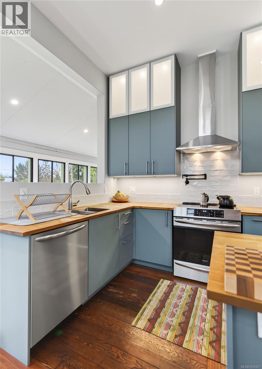 2738 Derwent Ave - 30