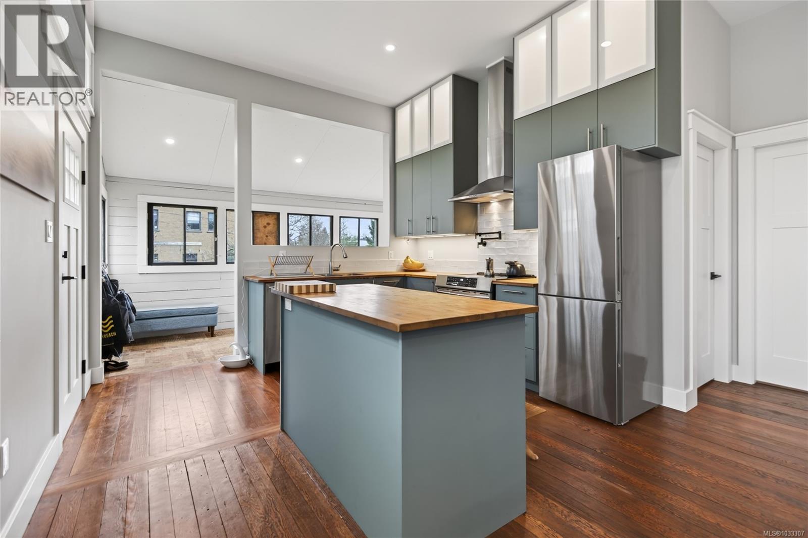 2738 Derwent Ave - 23